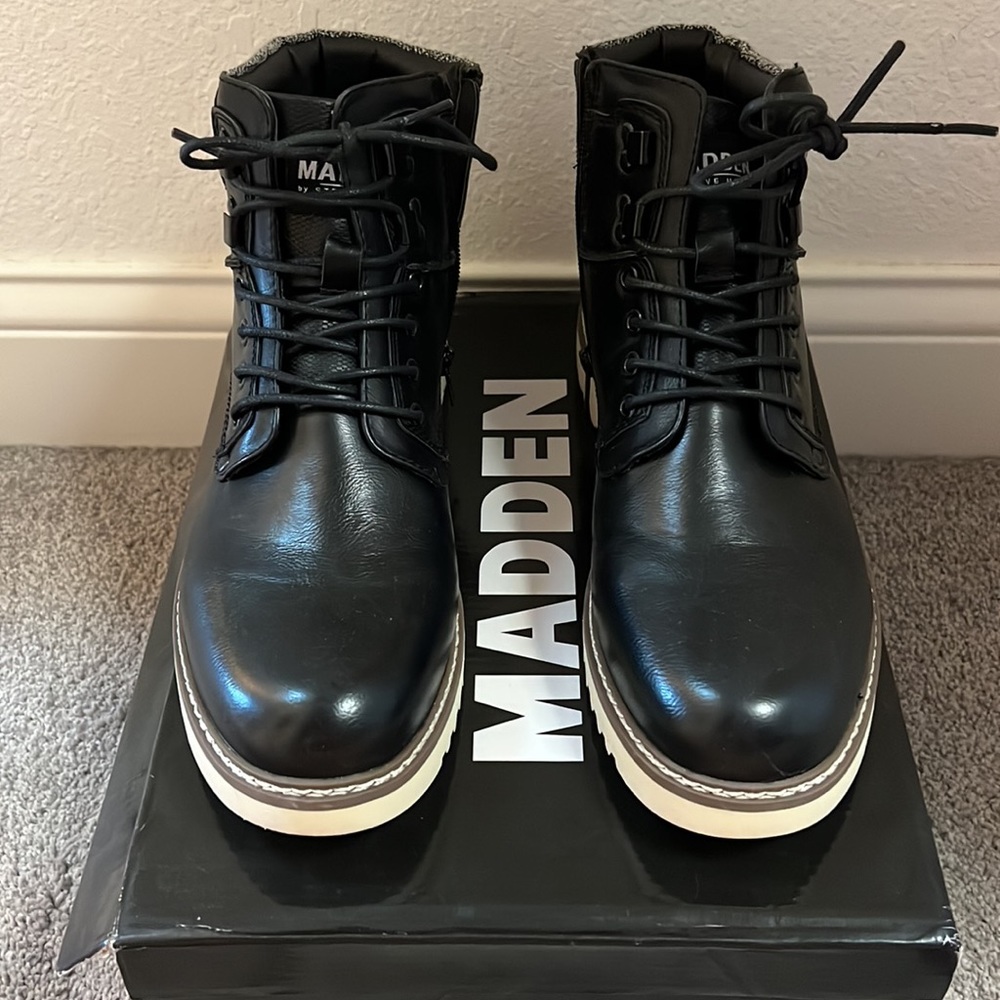 BRAND NEW Steve Madden Boots - Picture 3 of 7